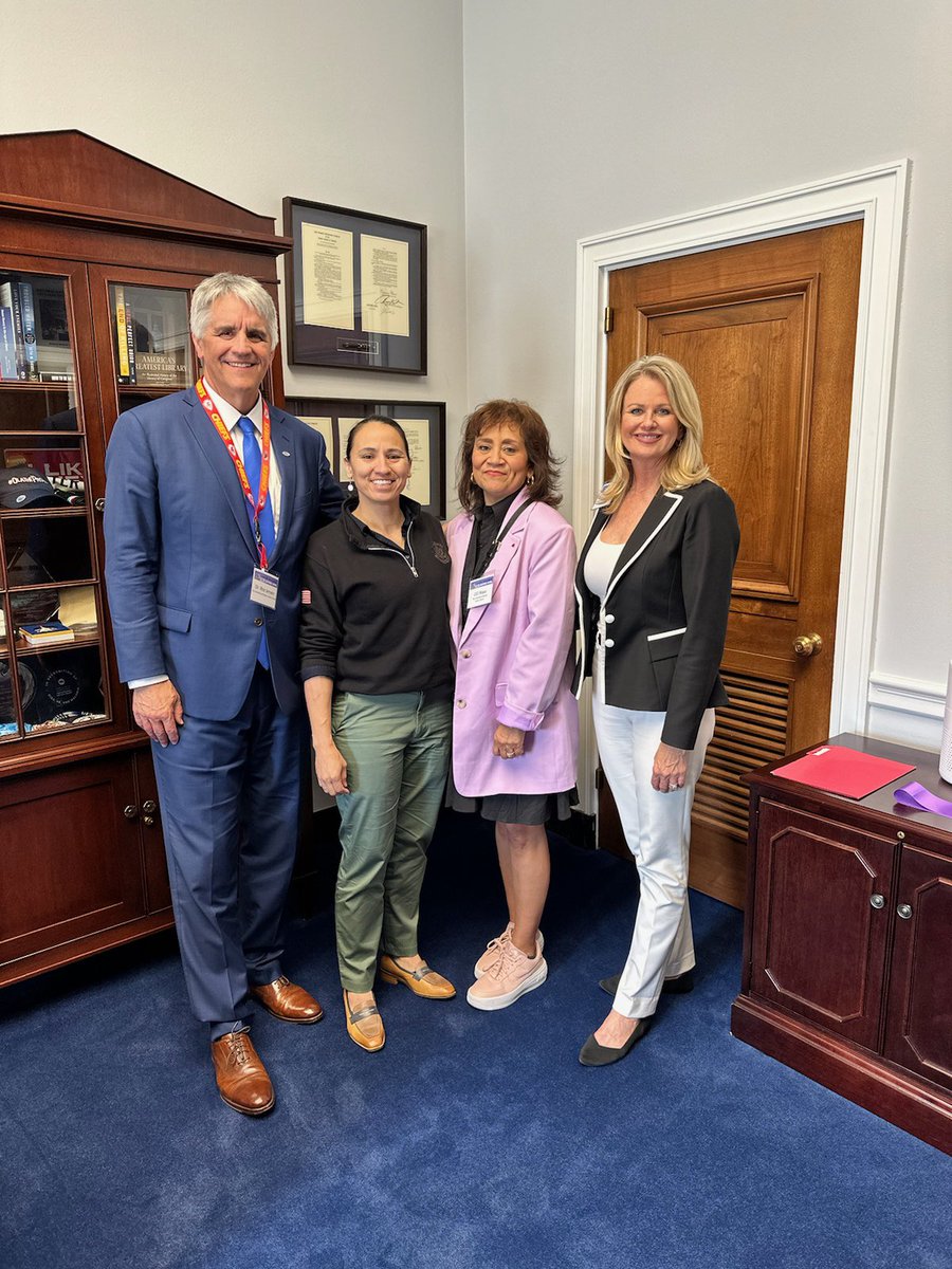 Thank you @RepDavids for your support of critical funding for cancer research! The @KUcancercenter team appreciated meeting with you today! #AACRontheHill #AACIontheHill #FundNIH #FundNCI