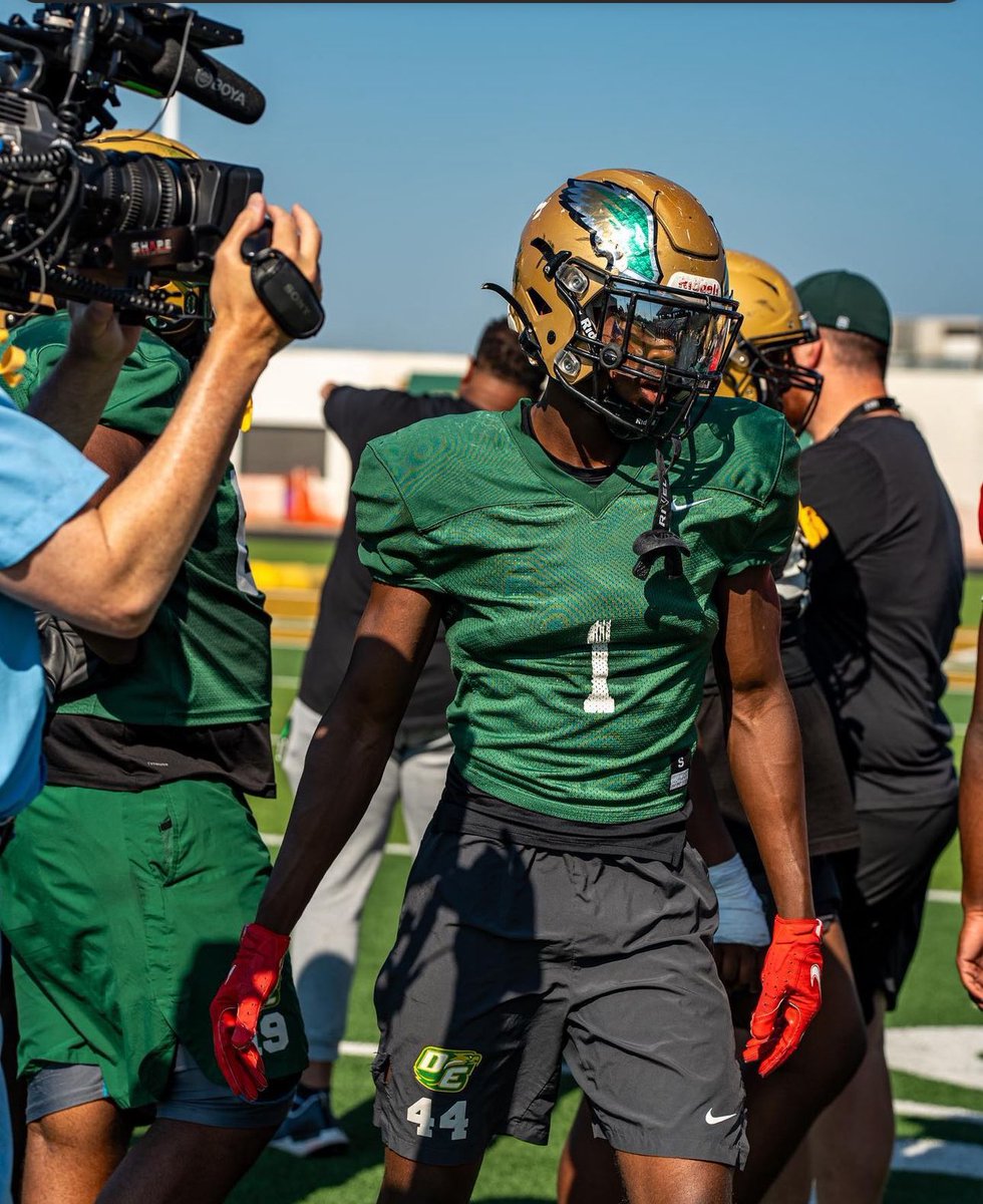 Cameras been in my face since I was a yungin….. Nothing New!!!! @FootballDesoto @CoachSweeny