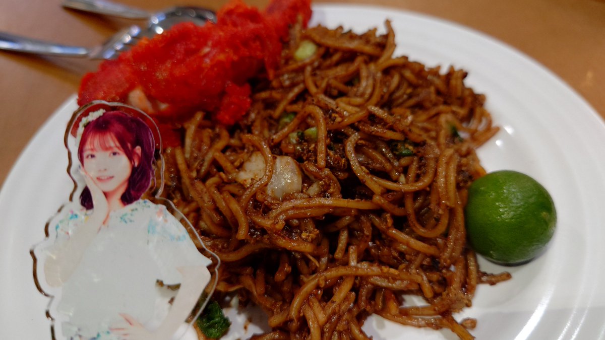 まずは朝食
MEE GORENG
スパイシーで美味しい
#おぢ旅