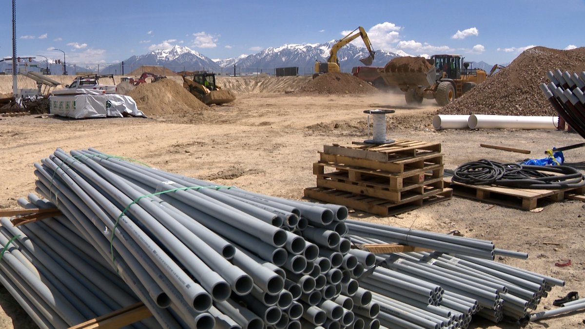 KSL5TV's tweet photo. The new Bees Daybreak stadium is moving along and should be ready for its 2025 opening day.

@KSL_AlexCabrero had an exclusive look.

Read: https://t.co/ObB065KxVv https://t.co/i13gLelngI