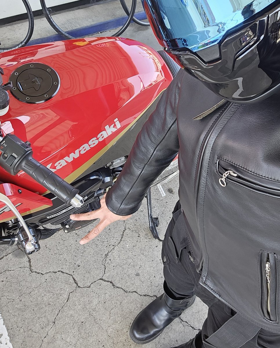 日頃の行いですかね(*`･ω･´)☀
(やっと乗れる……)

その前にお仕事してきます🤣💦
 #GPZ900R
 #ツーリング
 #バイク乗りと繋がりたい
 #バイク好きと繋がりたい