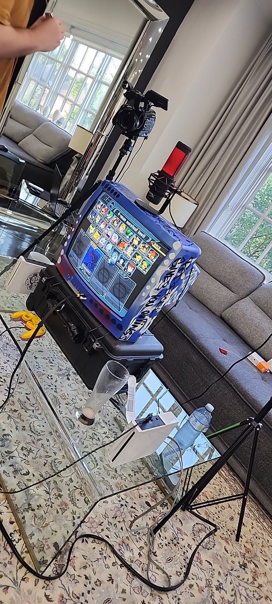 YipeS @ Remixd Prints tweet media