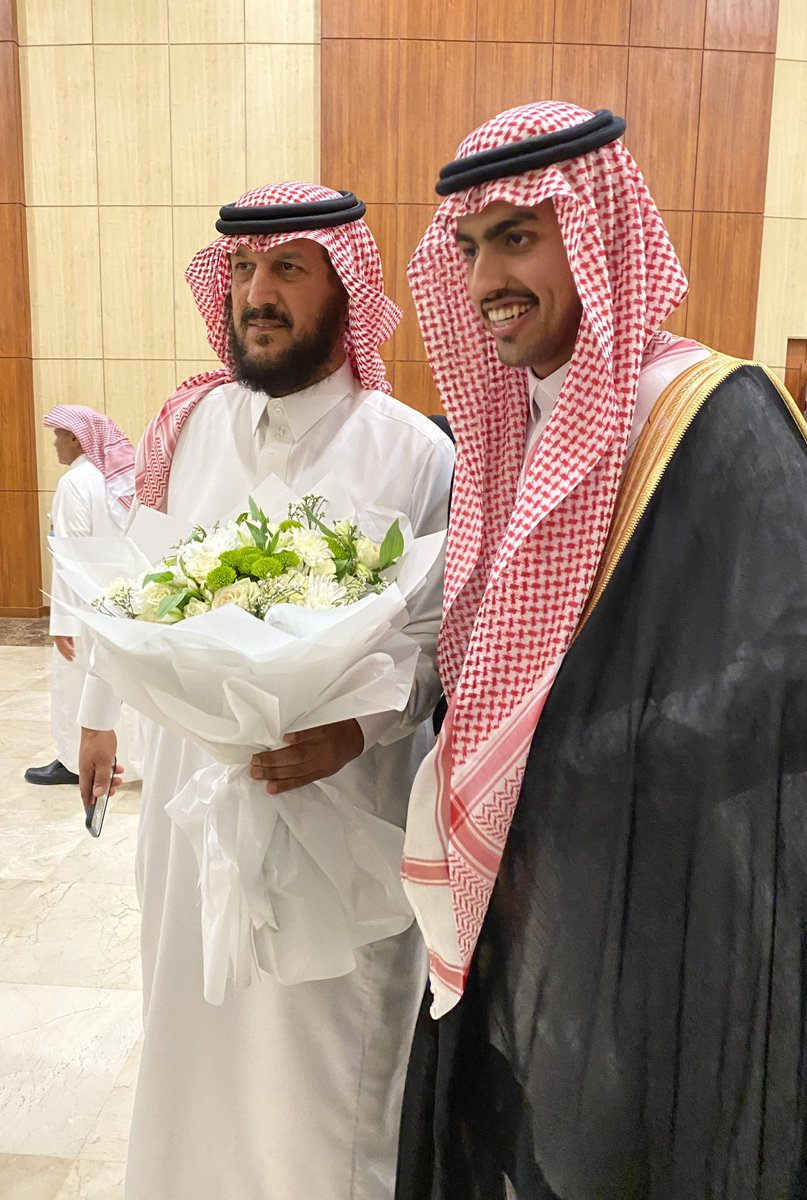 ﴿وَآخِرُ دَعْوَاهُمْ أَنِ الْحَمْدُ لِلَّهِ رَبِّ الْعَالَمِينَ﴾
الحمدلله ما انتهى درب ولا ختم جهد ولا تم سعي الا بفضله
تم بحمدالله تخرجي من كلية الطب والجراحة 🎓 

اخص بالشكر امي وابي على جهودهم وتضحيتهم لاتمام مسيرتي الدراسية 

فالحمدلله على التمام والكمال ❤️

16/5/2024