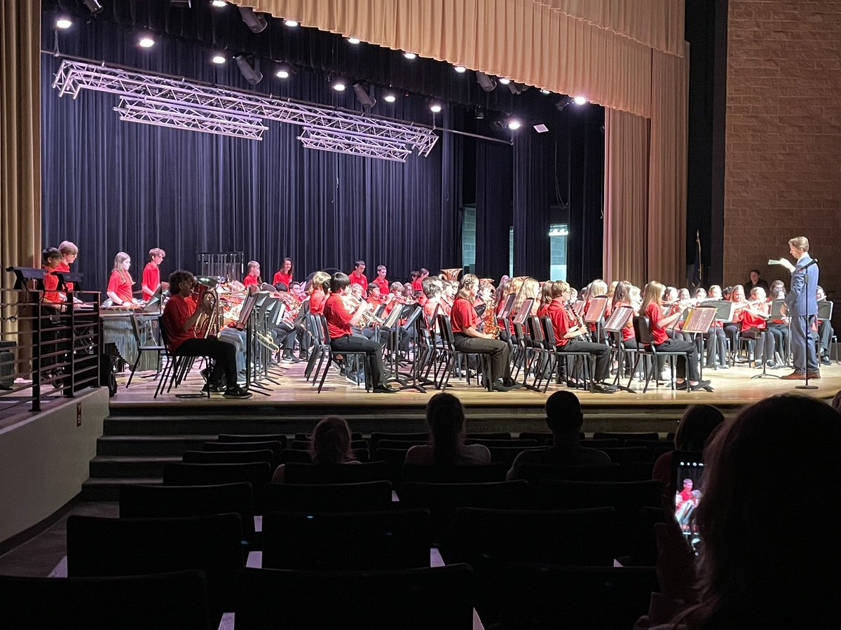 Our 8th graders getting in on the action this evening.  They sound amazing!  The amount of growth from the time they entered NPJH as 7th graders is remarkable!  @SouthernHancock @jessicaneill #newpalproud