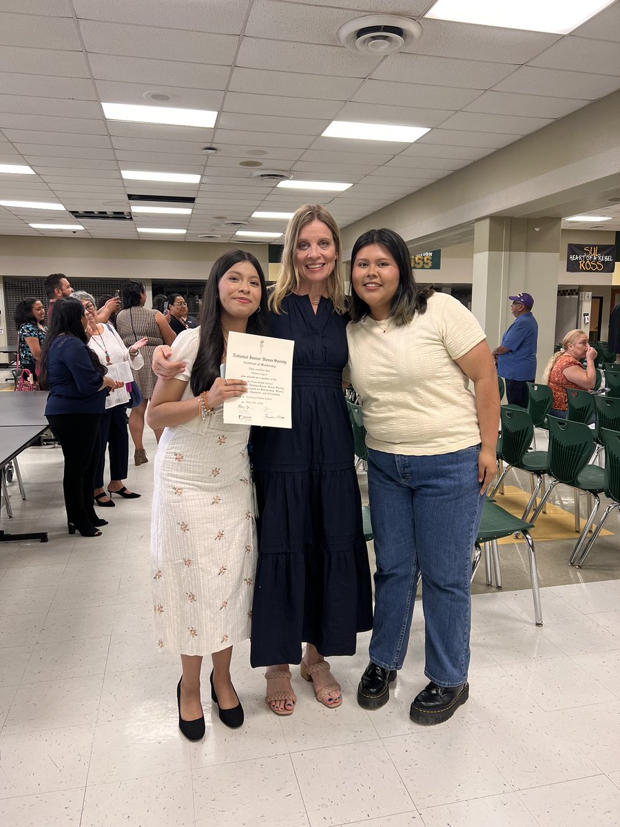 Congratulations to our newest NJHS members! <a href="/NISDRoss/">Sul Ross MS</a> #NJHS #studentleaders