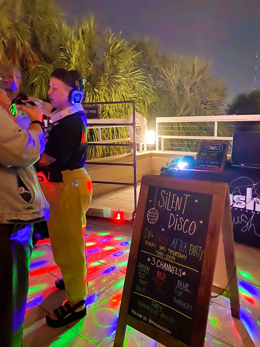 The night is still young at tonight's Third Thursday Sip & Stroll Presented by @PNCBank! Join us now until 11 p.m. on the DoubleTree Pool Deck for FREE silent disco 🪩🌙