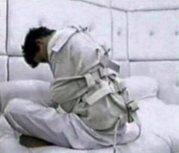 studyctriz's tweet image. Não sei mais o que fazer pra compensar o cansaço físico, psicológico, a insegurança, o medo... fazem alguns dias que eu não tenho MAIS força pra me concentrar e conseguir estudar. 
Maio, você já pode acabar