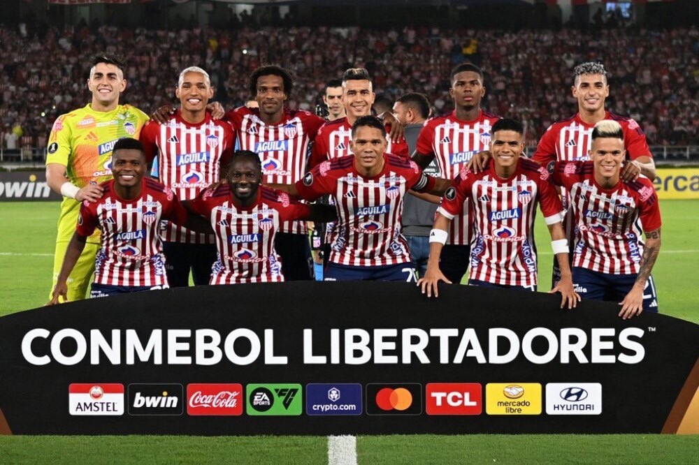 ¡Junior de Barranquilla clasificó a los octavos de final de la Copa Libertadores tras 13 años! 🇨🇴 Será el único representante colombiano entre los 16 mejores de América 🌎
