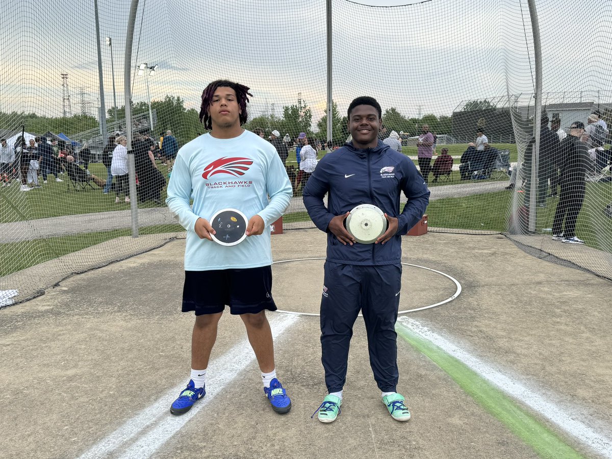 WATrack_Field's tweet photo. Congratulations to Elijah Pacheco (6th place) and Malcolm Smith (2nd place) on qualifying for state in discus! https://t.co/182Kv9xSYg