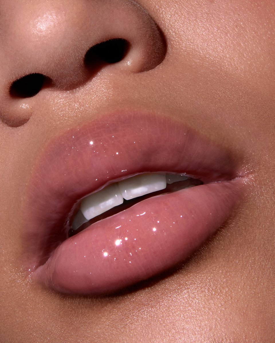 our new supple kiss lip glaze features an innovative bouncy-wrap tech that coats the lips in a cushiony, gel-like glaze and comes in 6 gorgeous shades 💕 dropping may 21⁠ ⁠ model is wearing shade 'rose bloom'