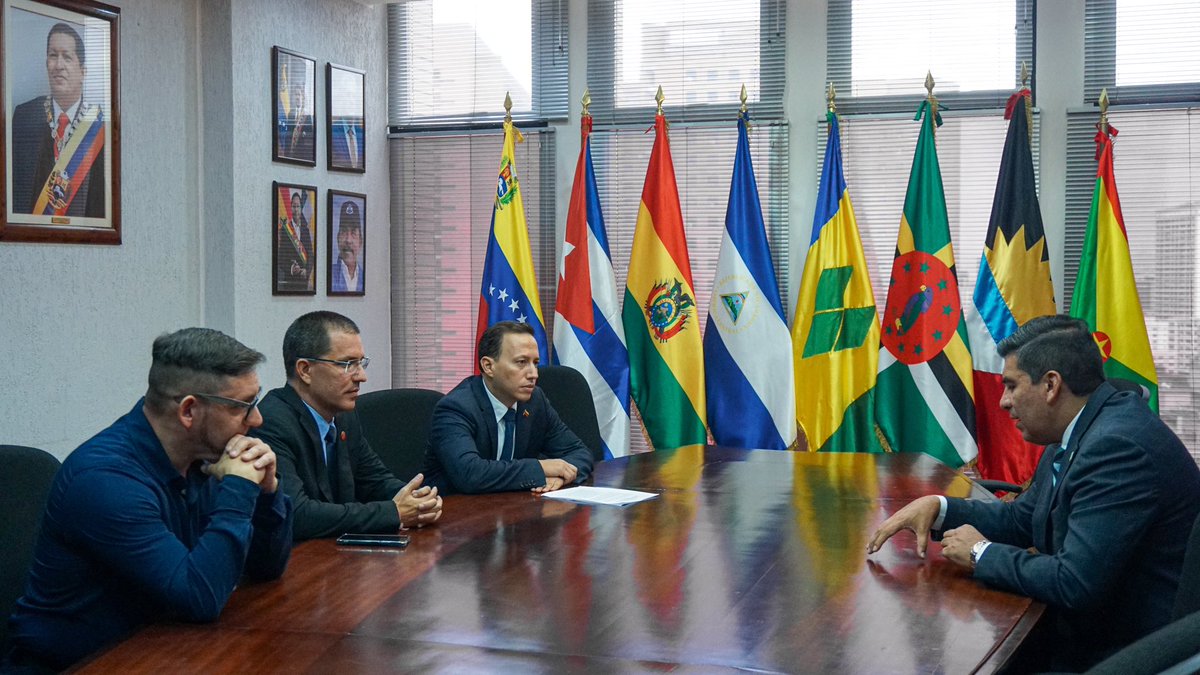 #16May | Desde el <a href="/BancodelALBA_/">Banco del Alba</a> hemos suscrito Acuerdo de Cooperación para la articulación productiva en la zona Intra-Alba, con el <a href="/SELAInforma/">SELA</a> como actor económico que identificará los potenciales nichos productivos necesarios para el desarrollo del comercio en nuestra región.