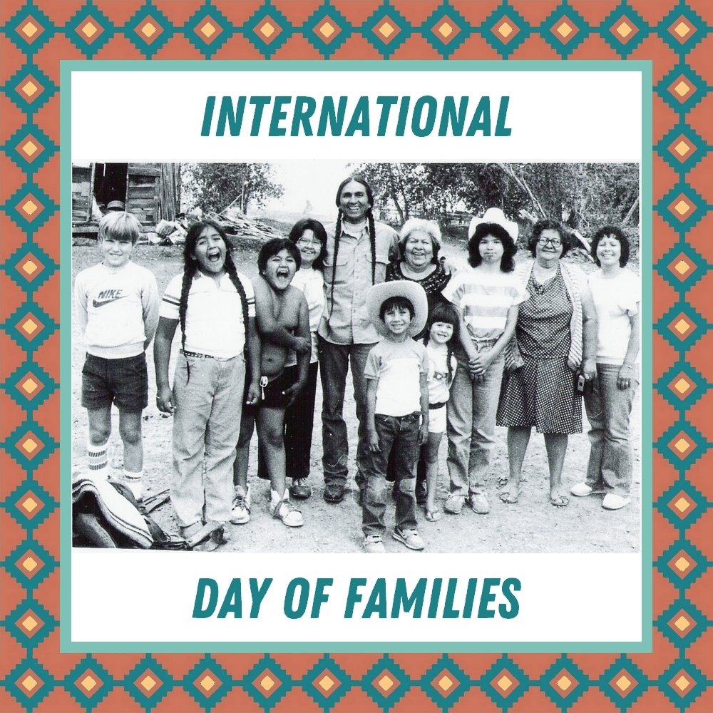 Yesterday was the International Day of Families. I forgot to post this, so it's coming a day late.
This was a photo taken on a road trip across Nevada and into parts of California visiting family. I'm the kid in the cowboy hat... for some reason 😆 
#internationaldayoffamilies