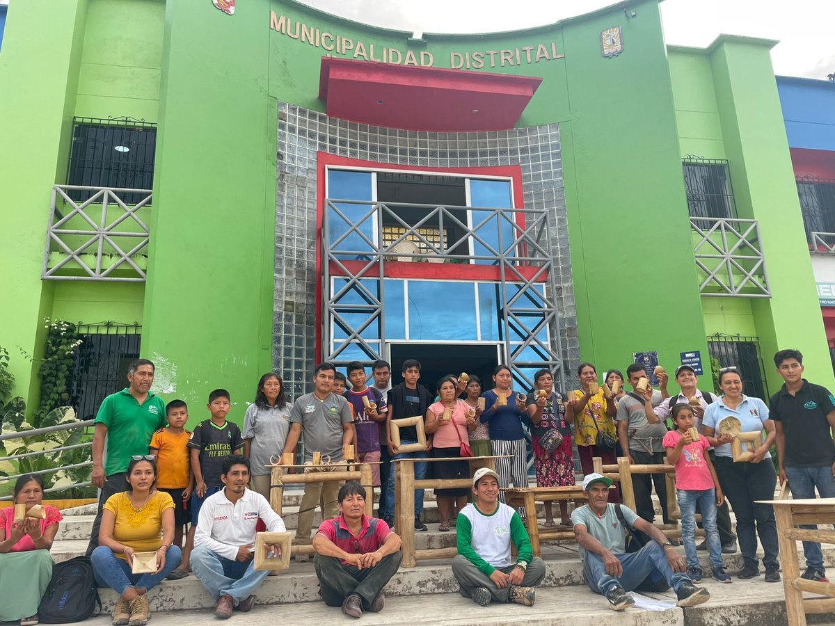 🇵🇪 Taller de mueblería con 🎋🎋 en el distrito de Imaza, Amazonas con artesanos indígenas AWAJUN Proyecto #BambúNororiente @BinacionalPlan @SerforPeru @INBARofficial