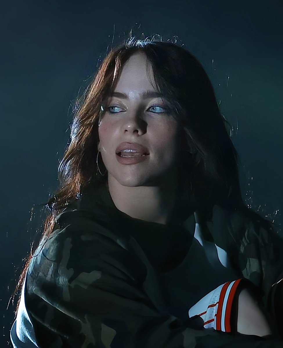 allurequinn's tweet image. BILLIE EILISH. THAT’S IT.