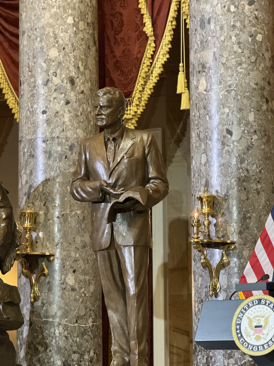 Here it is- The just revealed statue of @BillyGraham in the Capital building.