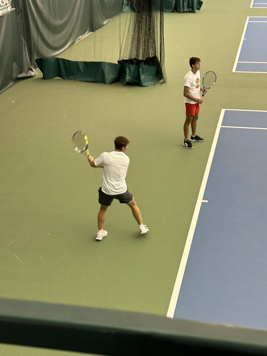 Nicole McGinness (@spfhoundtennis) on Twitter photo Warm up for state Warm up for state