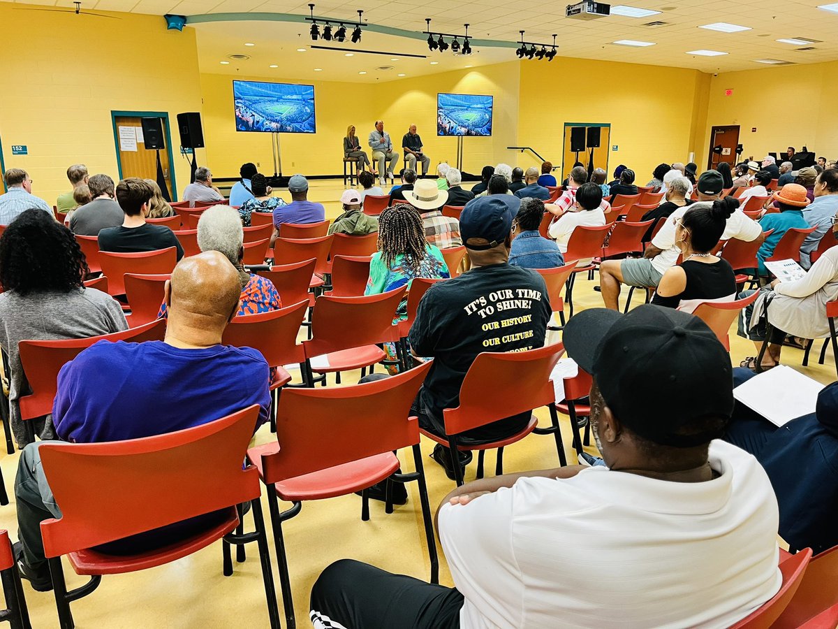 It was another great turnout at the Legends Center tonight for the 2nd of 5 Stadium of the Future Community Huddles. @MayorDeegan, @Jaguars President Mark Lamping, & Lead Negotiator for the City Mike Weinstein will be at Fletcher H.S. Monday, 5/20 for the next Community Huddle.