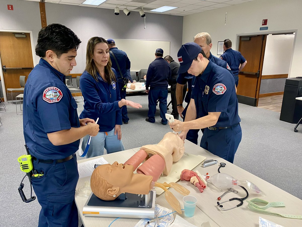 GlendaleFireCA's tweet image. Great day of training! The EMS staff, including our nurse educator &amp;amp; medical director, is conducting training all month long. Crews, including Ambulance Operators, will each get lessons on medication administration and airway control. 
#constantlylearning #ems #mygfd #myglendale