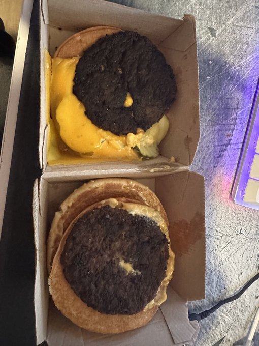 My local McDonald’s outta their goddamn minds. This was a regular Big Mac I ordered btw. (I got my money