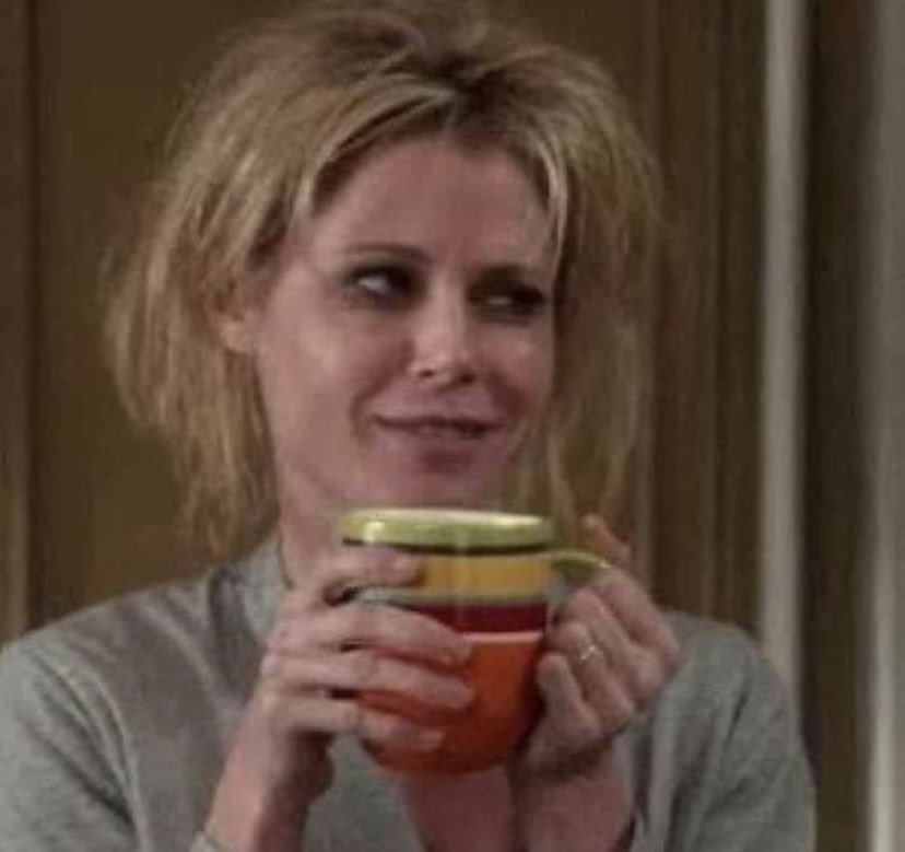 AndreaRotela9's tweet photo. Yo hoy con mi tecito biogramon por todo el hospital JAJAJAJAJAJ https://t.co/5Qw60E7zUj