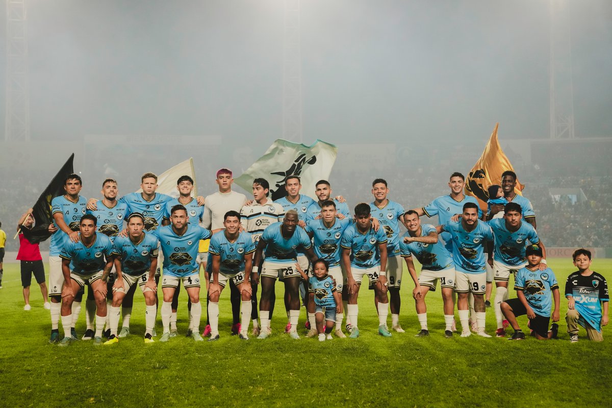 JaibaBrava_TM's tweet photo. 📸 #Galería | ¡Ventaja en la Ida de la Final! 

Te compartimos las postales de nuestra victoria 🆚 Racing FC Porto Palmeiras ⚽

#SinRajarse 🦀💙 https://t.co/H8S0NyGLv8