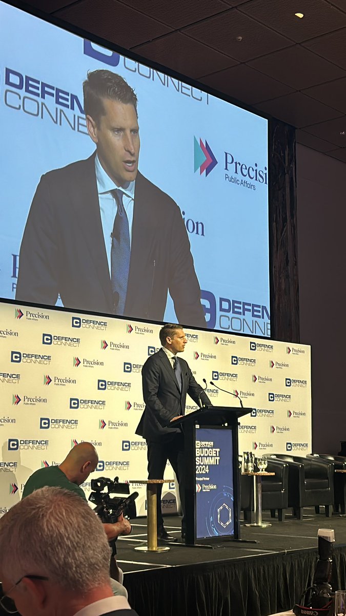 And now for the counterpoint with #AndrewHastie Shadow MinDef, Shadow MINDI @DefenceConnect #auspol #defenceconnectbudgetsummit