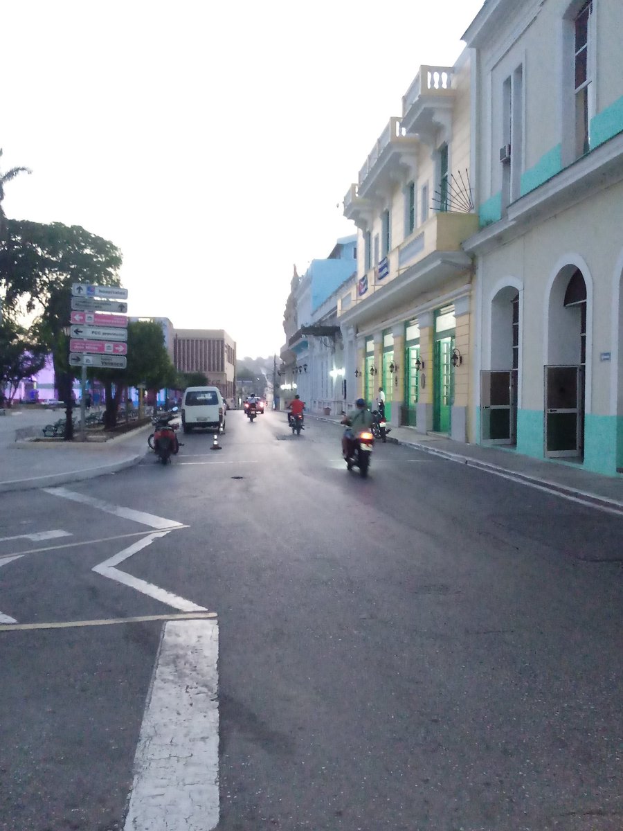 Hermosa tarde en Matanzas dime si de verdad estas calles no te enamoran. #MatancerosEnVictoria #CubaEnPaz