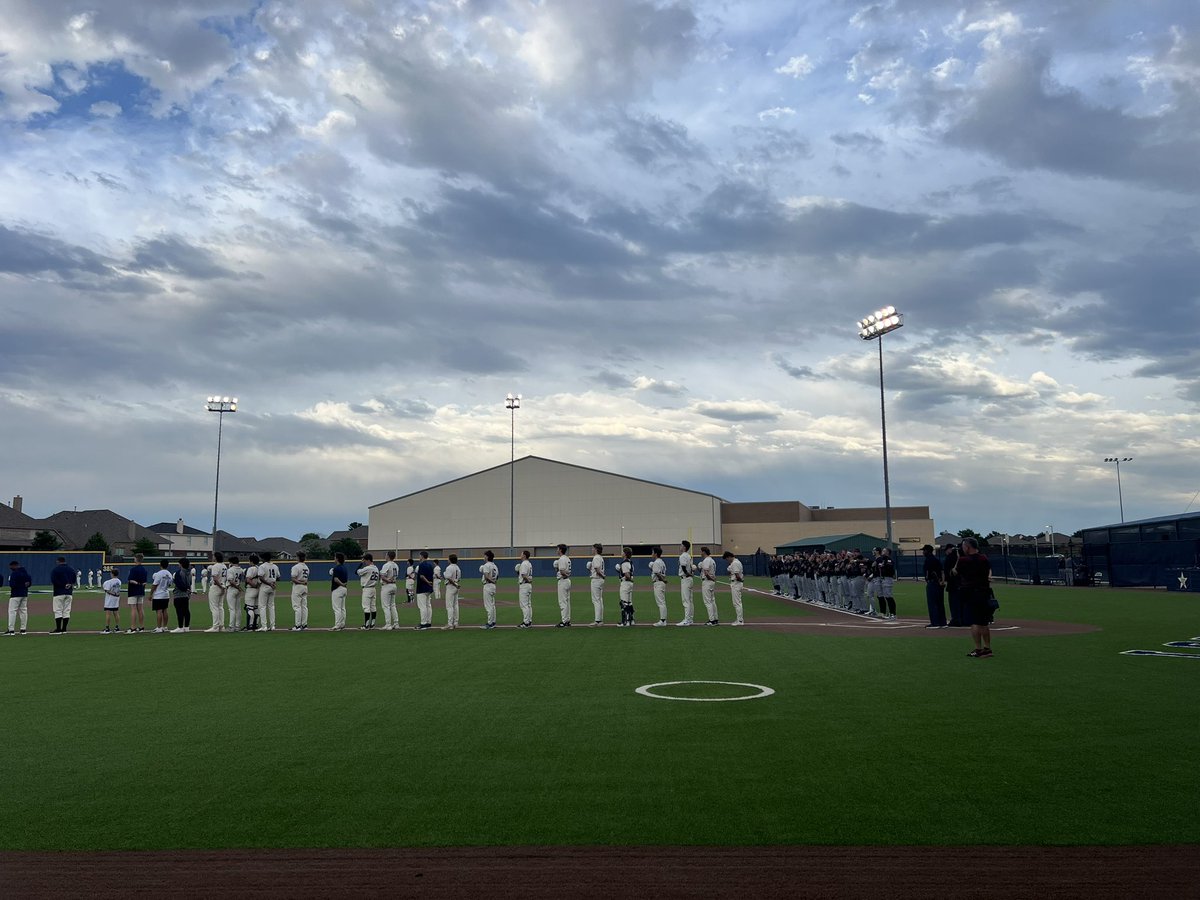 Electric atmosphere in this huge Round 3 matchup between @fmjagsbaseball and @ThePHSBaseball in the @TPABaseballTX @FiveToolTexas Playoff Game of the Day. ’24 @TxStateBaseball signee Josh Glaser (@joshglaser15) gets the ball for the Jaguars going up against ‘24 @HuskerBaseball