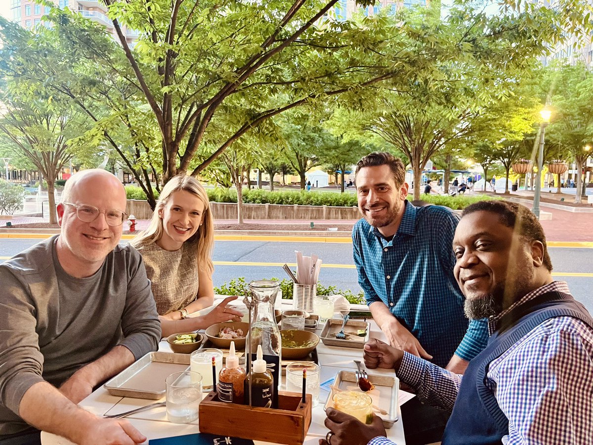 Great #whyCMR course, excellent tacos, and even better friends - what could be better?! 🧲🫀🌮👋