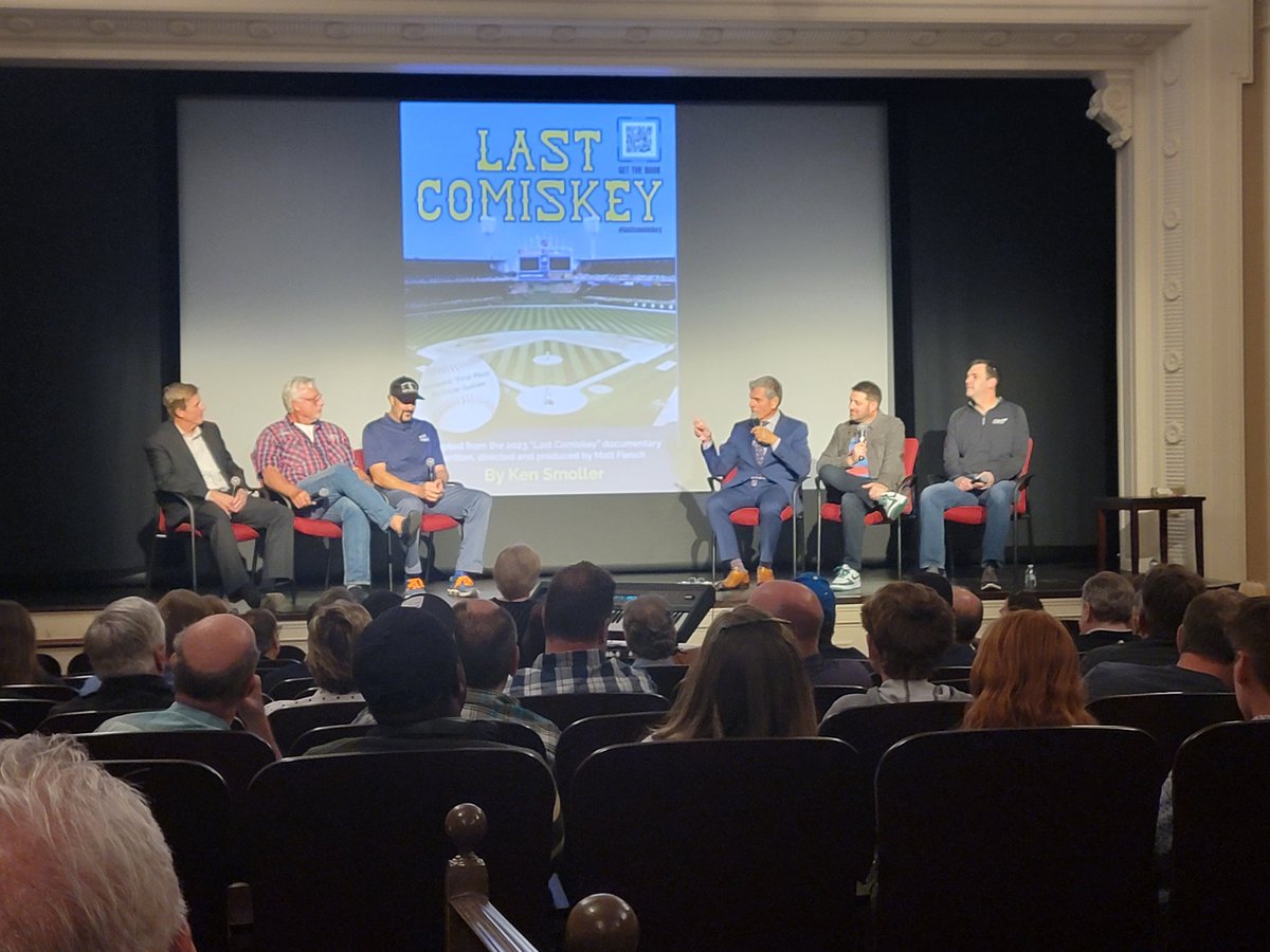 Full panel - Donn Pall, Ron Kittle, Jack McDowell, moderator Tom Shaer, @StadiumVagabond and @LastComiskey at the book launch.