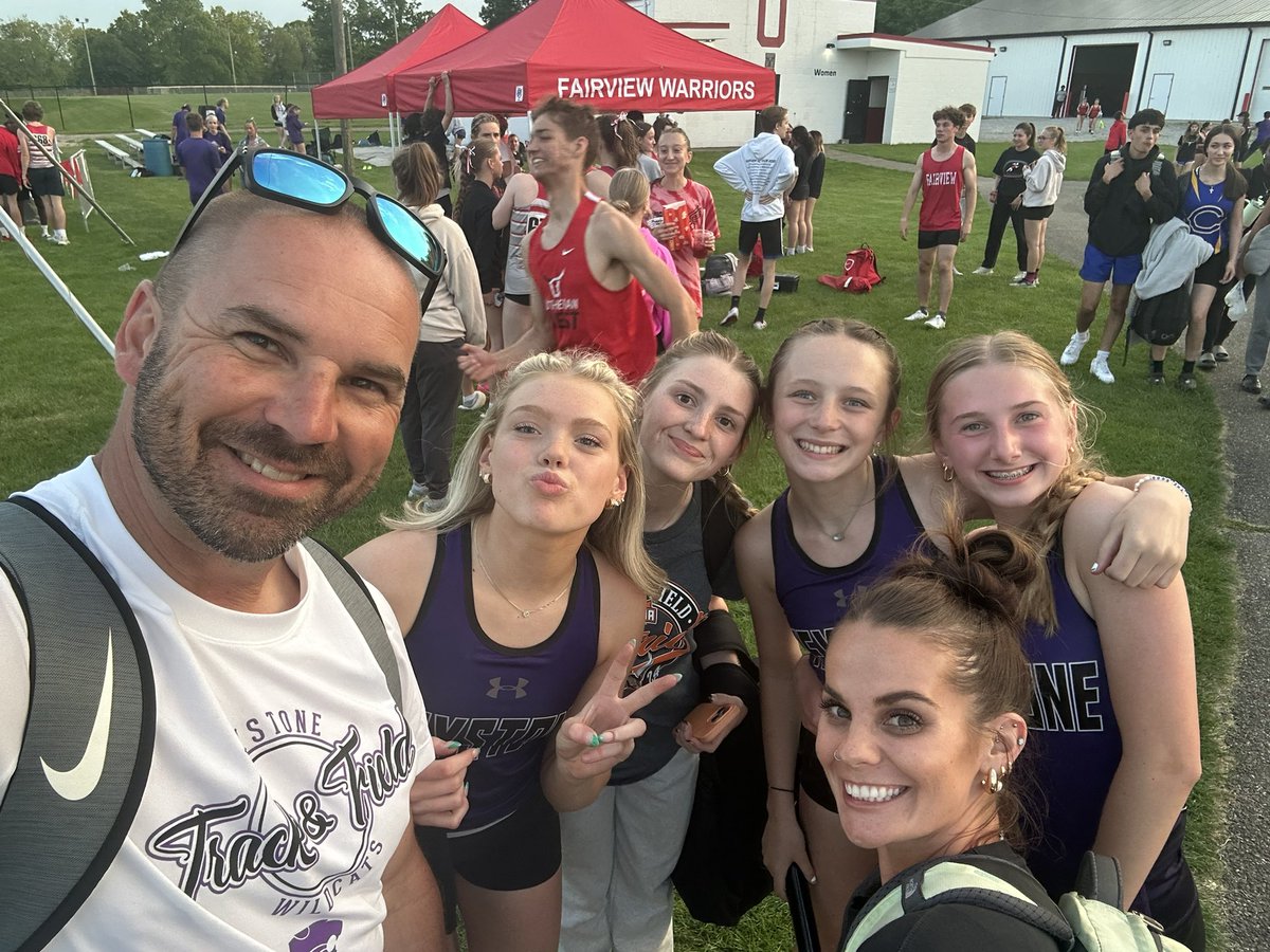 4x200 team of Rich, Accavallo, Miller, and Vrabel live to see another day. They will be back Saturday for the District finals💪