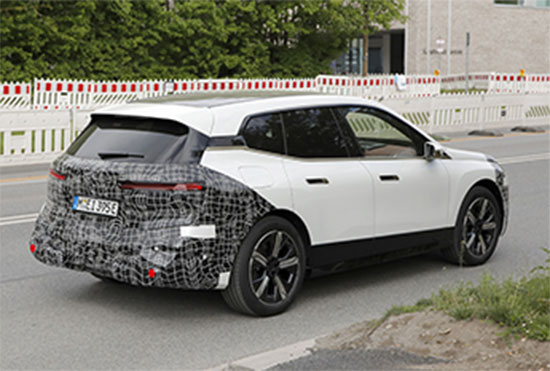 El BMW iX se está actualizando y  fuentes de SEMA News  captaron recientemente nuevas imágenes que insinúan algunas de las actualizaciones planificadas.@BMWMex tuningmex.com/bmw-ix-actuali…