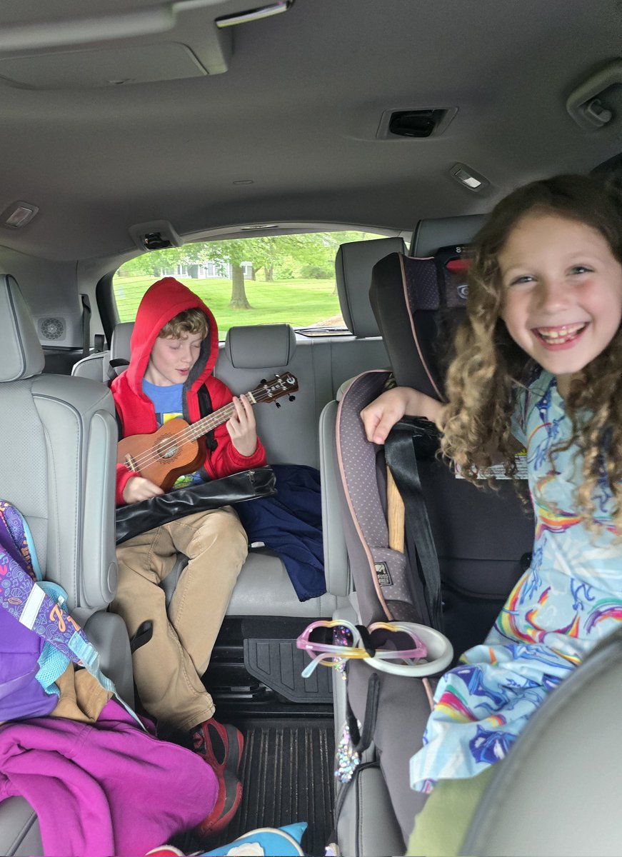 Jam session at the bus stop. 🎶