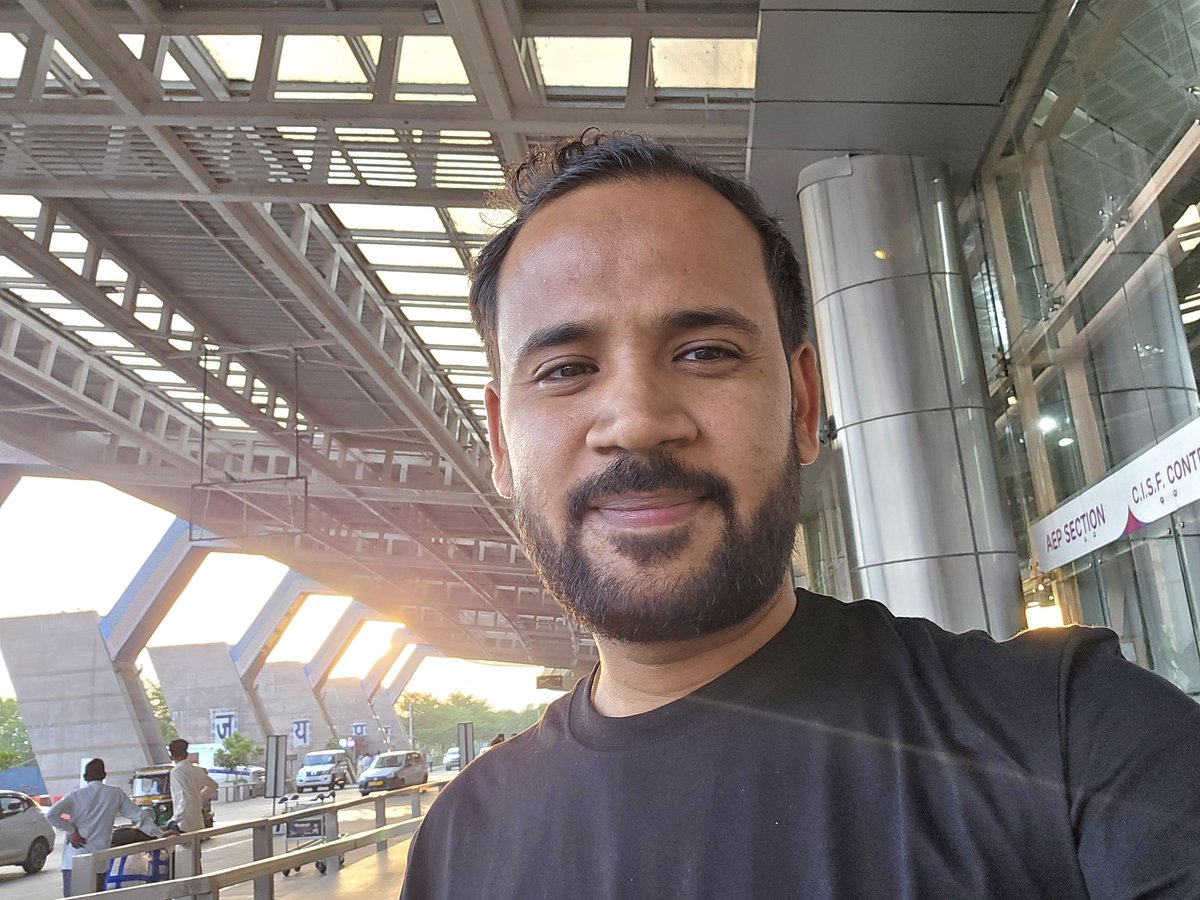 घर वापसी वाली Selfie, सूर्योदय वाली Selfie जयपुर एयरपोर्ट से ❤️ #Jaipur #SunriseWaliSelfie #Morning