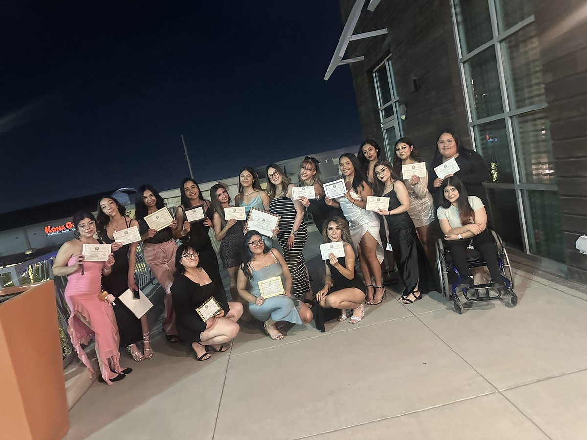 hhscosmo's tweet image. Horizon High School Cosmetology Seniors Banquet! My largest graduating class thus far! #RepTheH #ScorpionStrong