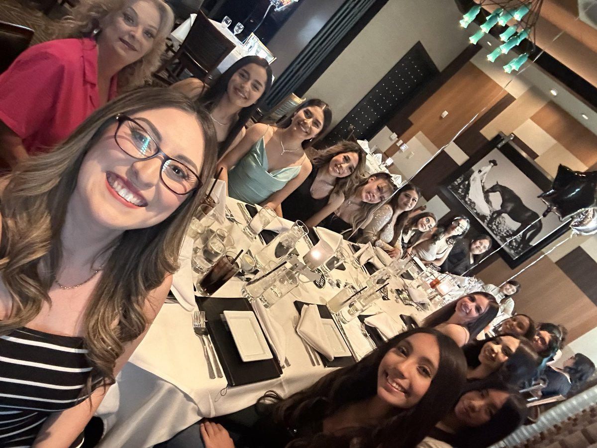 hhscosmo's tweet image. Horizon High School Cosmetology Seniors Banquet! My largest graduating class thus far! #RepTheH #ScorpionStrong