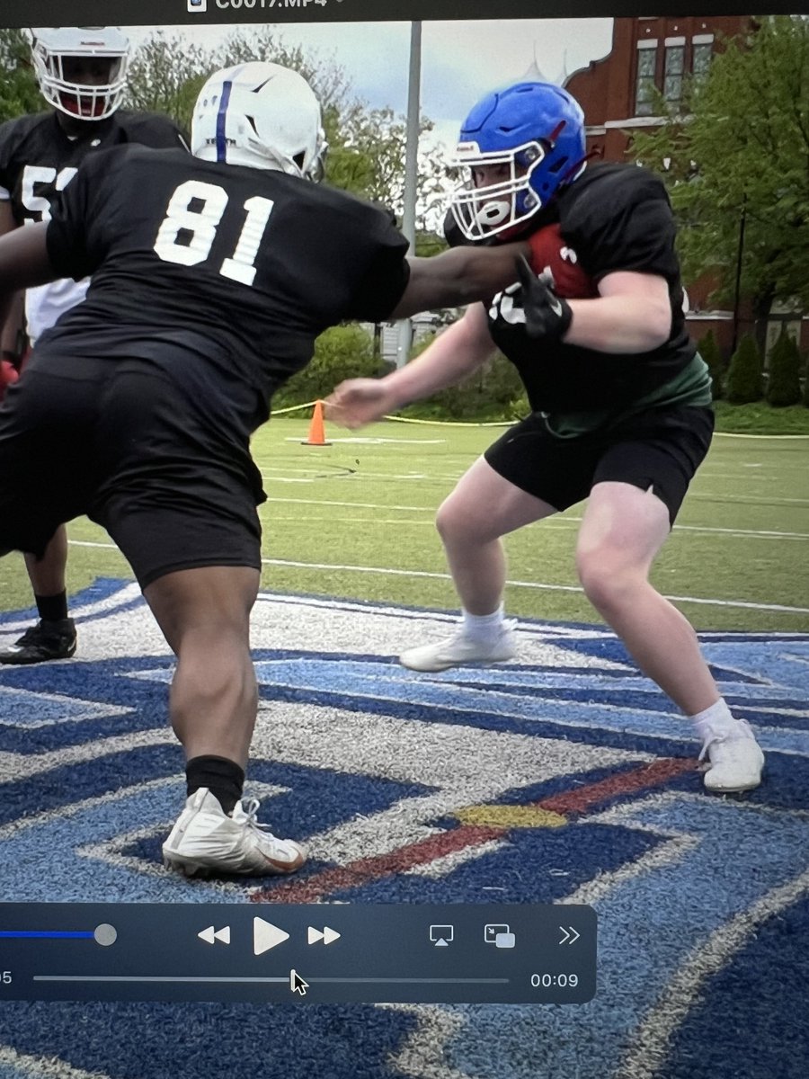 Classic Camp Series OL/DL 1 on 1s. This is hand 🤚 placement 👇