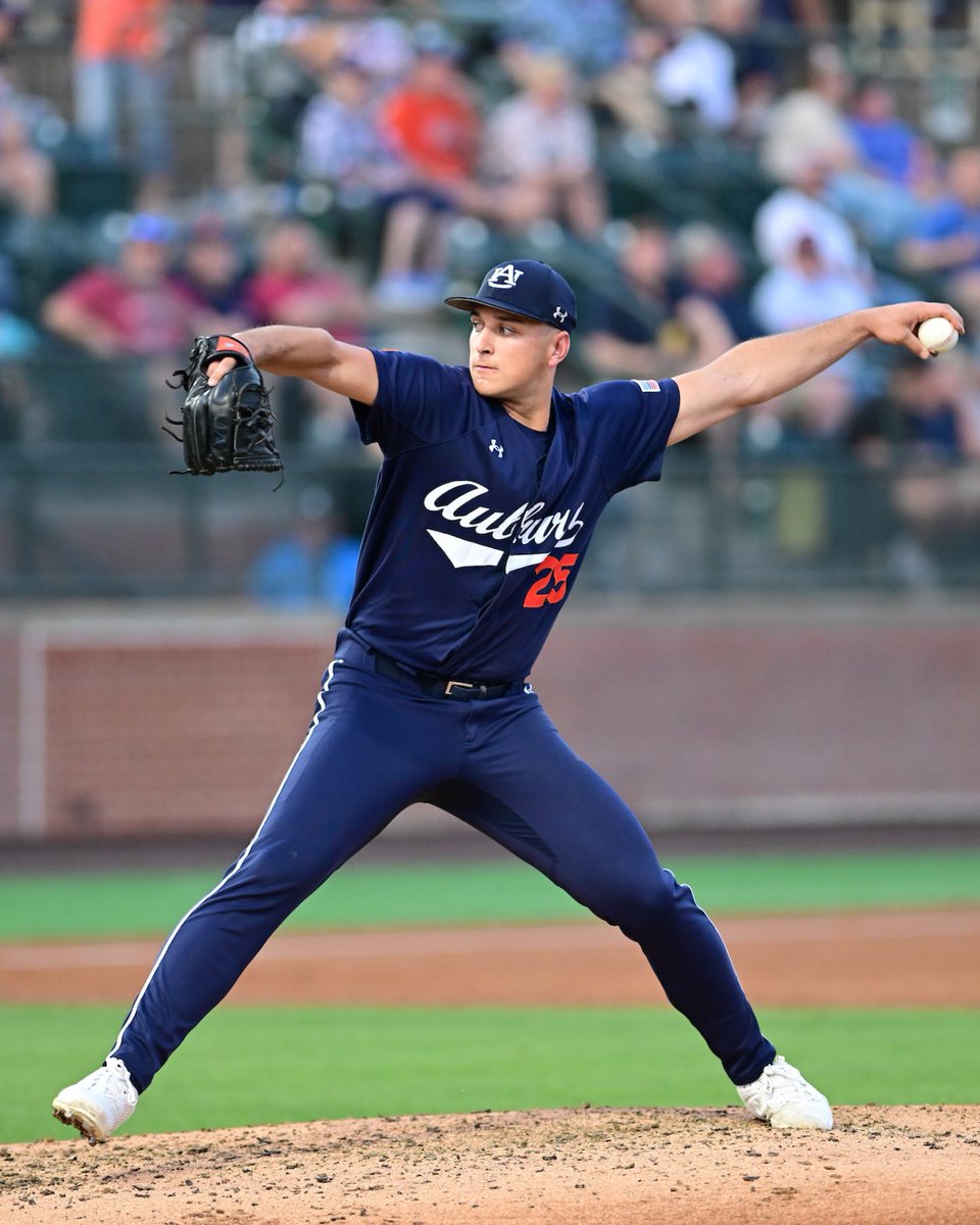 Career highs with 6⃣ IP and 8⃣ Ks for @TannerBauman25. He turns it over to Cannon with one on in the 7th. T7 | Auburn 3, Alabama 1