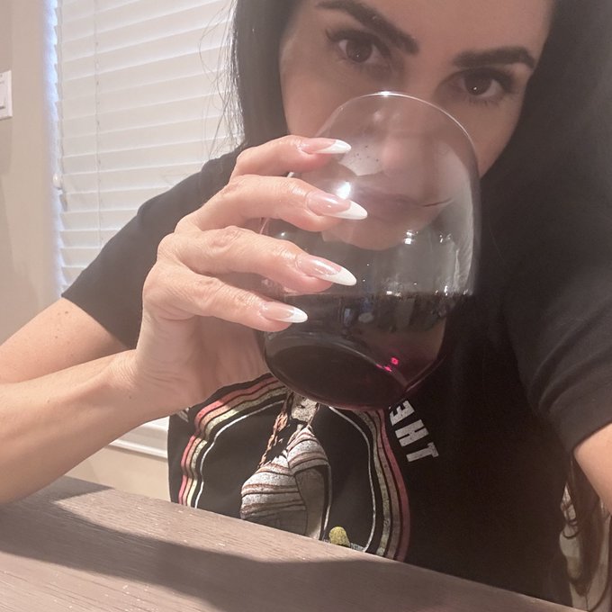 Time for a much-needed glass of 🍷 after that crazy weather! https://t.co/2QOKNJn2vf<a href="/tag/staytuned"class="tags"><span>#staytuned</span></a><a href="/tag/contentcreators"class="tags"><span>#contentcreators</span></a><a href="/tag/influencerinterv"class="tags"><span>#influencerinterv</span></a>