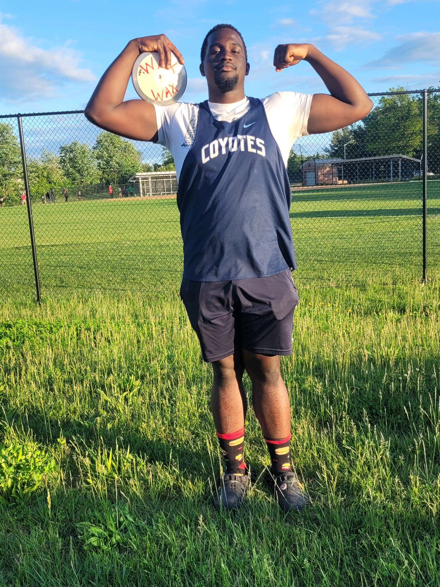 Massive congratulations to my guy @Just_that_guy78. Won the 4A west region in disc and qualified for the 4A MPSSAA meet today while breaking the @CHSCoyotes @Coyotesxctf school discus record with a throw of 149’6”. Absolutely proud of this kid. Oh and he’s only a junior😁
