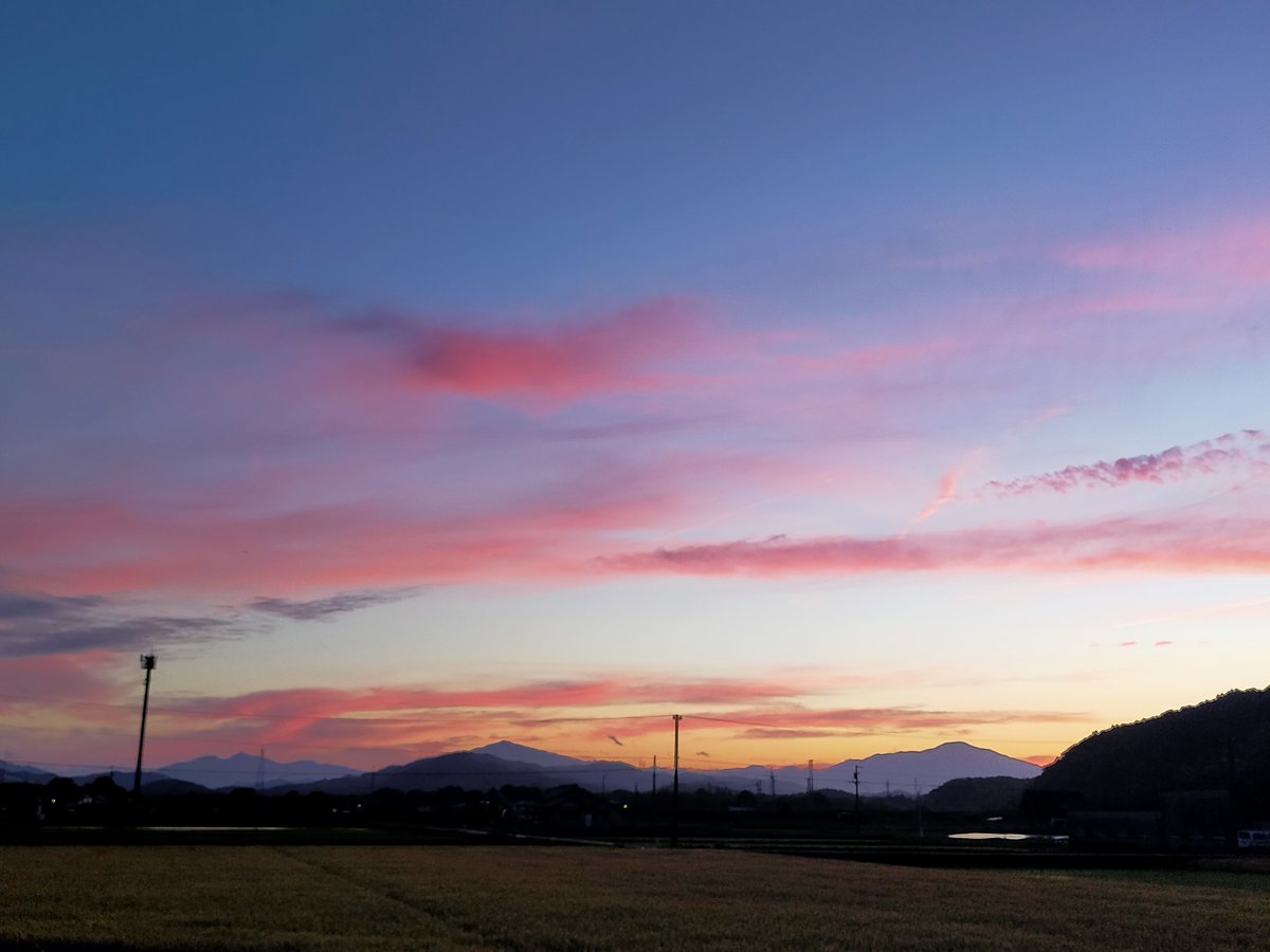 最近の夕暮れ夕焼け日没後
#空が好き　#空がある風景　#空が好きな人と繋がりたい