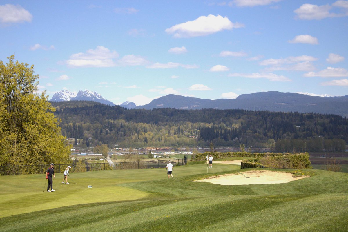 Majestic views and a great scoring opportunity - Do you have a favourite moment or memory on hole number 18?

#greenteecountryclub #greenteegolf #golf #vancouvergolf #langleygolf #golfvancouver #shortpar4 #golfbc #teetime