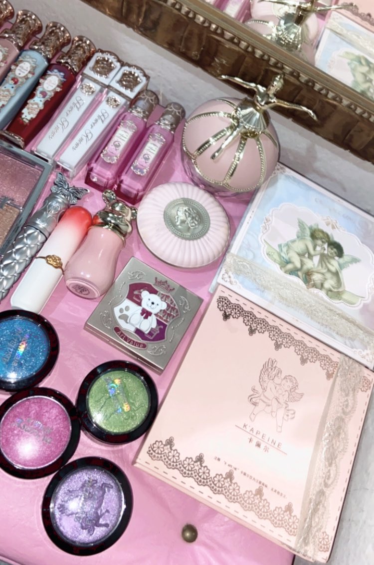 antique_dollll's tweet photo. Review sincero das minhas maquiagens baratas e caras que valem a pena ter + valores e links
⋆˚࿔ A thread 𝜗𝜚˚⋆ https://t.co/paIUMnEKuS