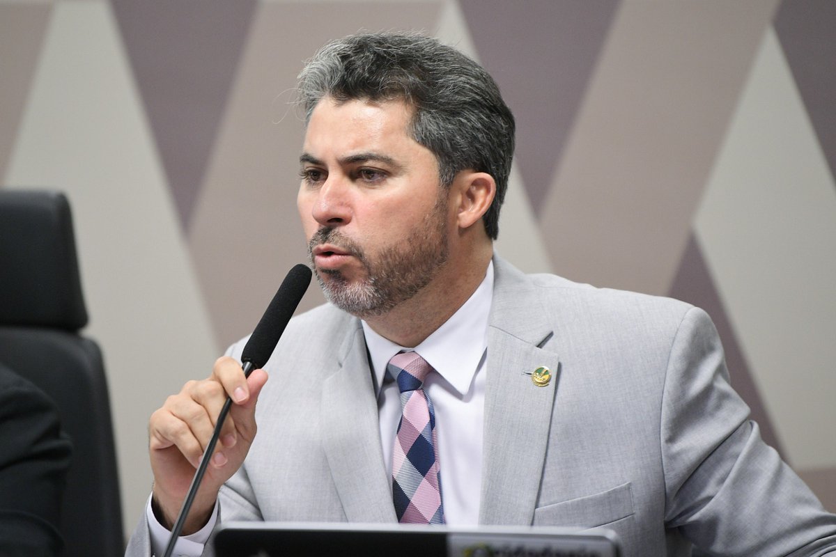 pesquisas_elige's tweet image. 🚨URGENTE: Mesmo em meio a uma catástrofe climática no Rio Grande do Sul, TODOS os Senadores de extrema-direita votaram CONTRA o Projeto de Lei da Adaptação Climática. A medida, que graças à Deus e aos aliados de @LulaOficial foi aprovada, serviria para destinar verbas federais…