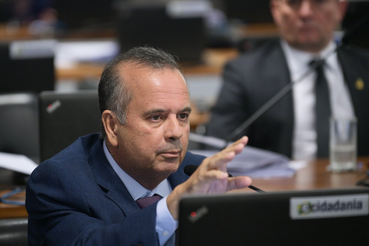 pesquisas_elige's tweet image. 🚨URGENTE: Mesmo em meio a uma catástrofe climática no Rio Grande do Sul, TODOS os Senadores de extrema-direita votaram CONTRA o Projeto de Lei da Adaptação Climática. A medida, que graças à Deus e aos aliados de @LulaOficial foi aprovada, serviria para destinar verbas federais…