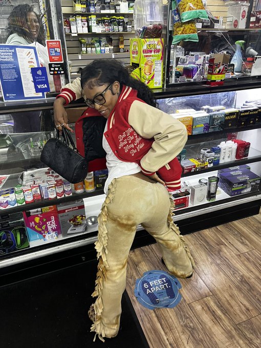 Watch www.BlingedByBeb.com ✨🛠️💎's leaked NSFW photo on TwXstars