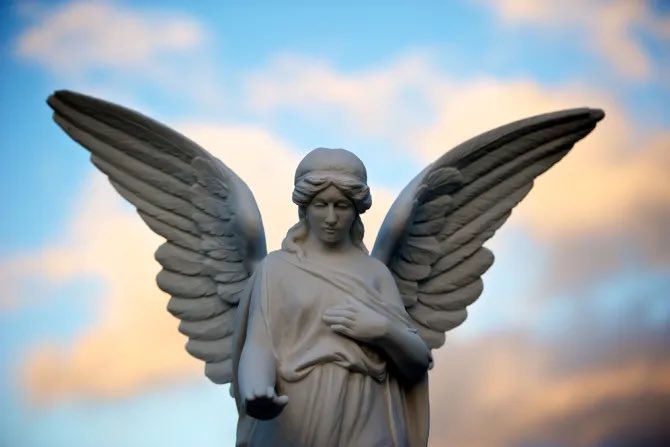 Angel of God Angel of God, my guardian dear, to whom God’s love commits me here, ever this day be at my side, to light and guard, to rule and guide. From sinful stain, O keep me free, at the hour of my death, my helper be. Amen.