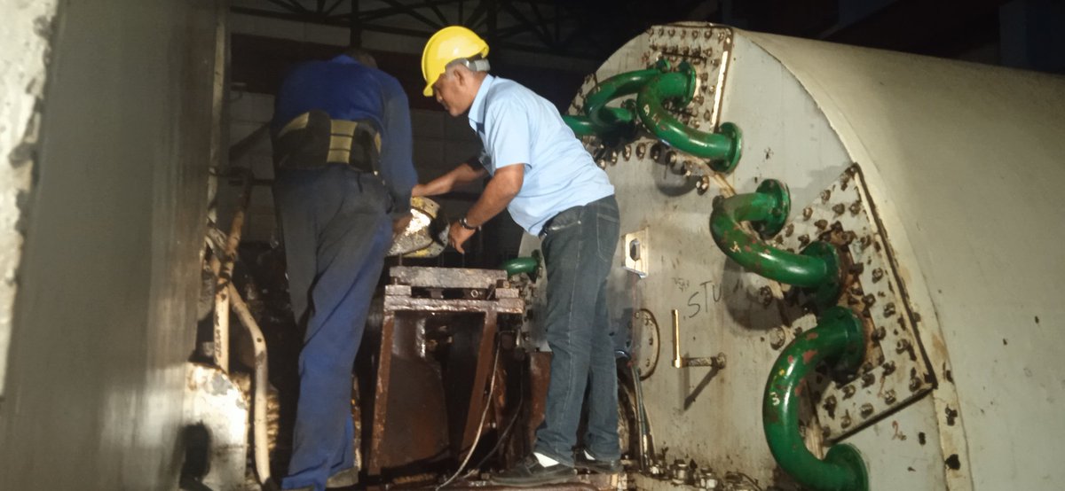 Los trabajadores de la Empresa de Mantenimiento a Centrales Eléctricas, en #SantiagoDeCuba, trabajan intensamente para suprimir la avería en el bloque de generación No. 6 de la CTE Antonio Maceo, a fin de que pueda sincronizar en las próximas horas. #CubaPorLaVida