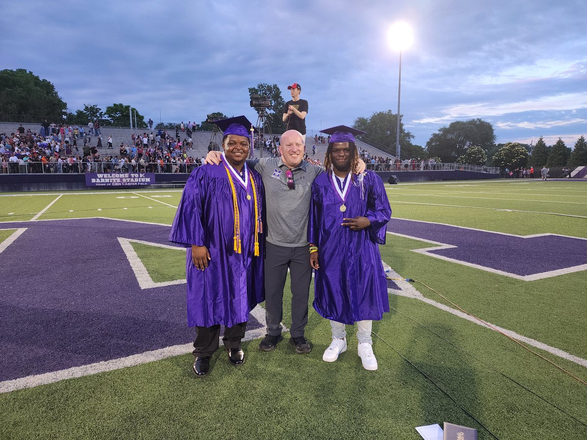 Congratulations to <a href="/MHSMiddieTweets/">Middletown HS</a> class of 2024! #Exit32