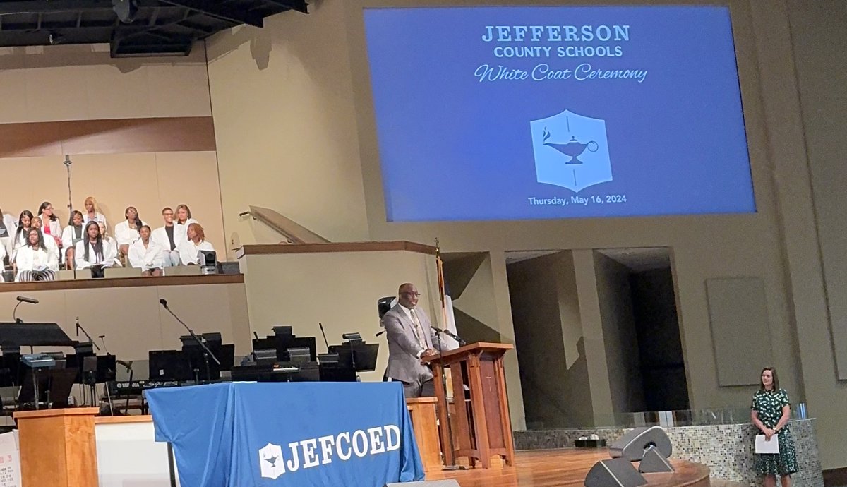 Wonderful white coat ceremony tonight! @JEFCOCareerTech Congratulations to all of our @JEFCOED students who were honored tonight! @gonsoulinwalter @orush2 @jeff_caufield @btjackson15
